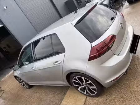 Volkswagen Golf 1.6 TDI 105