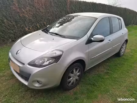 Renault Clio 1.2 75