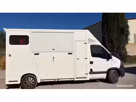 Renault Master 2.5 dCi 120