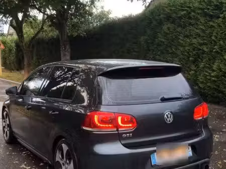 Volkswagen Golf GTI 2.0 TSI 210