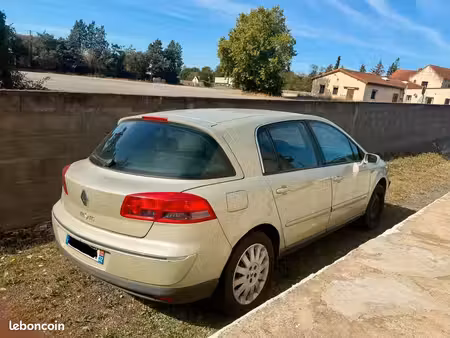 Renault Velsatis 2.2 dCi 115