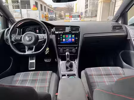 Volkswagen Golf GTI 2.0 TFSI 230