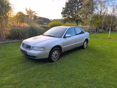 Audi A4 1.6 101