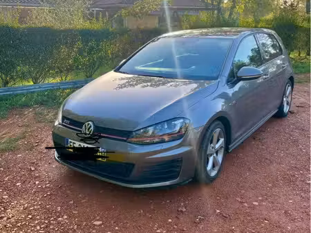 Volkswagen Golf GTI 2.0 TSI 220