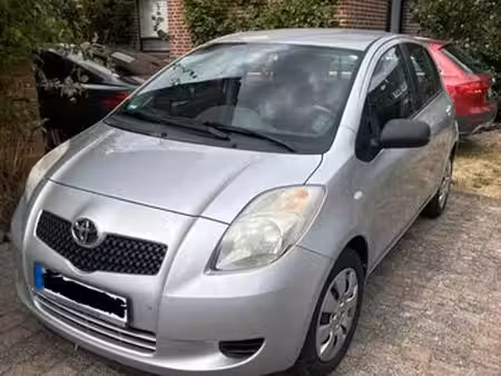Toyota Yaris 1.3 VVT-i 87