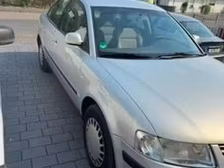Volkswagen Passat 1.6 Base