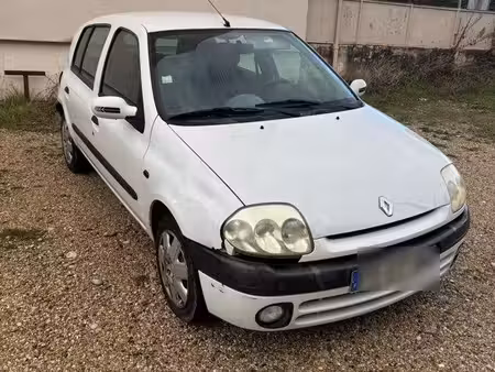 Renault Clio 75