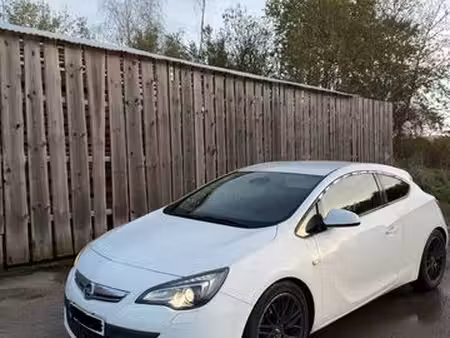 Opel Astra 2.0 CDTI 165