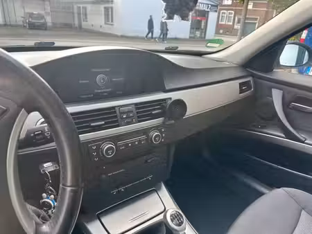 BMW Série 3 318i 2.0 129