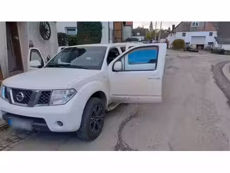 Nissan Pathfinder 2.5 dCi 174 4x4