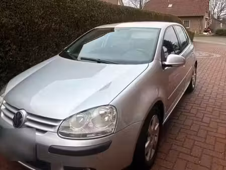 Volkswagen Golf 2.0 TDI 140