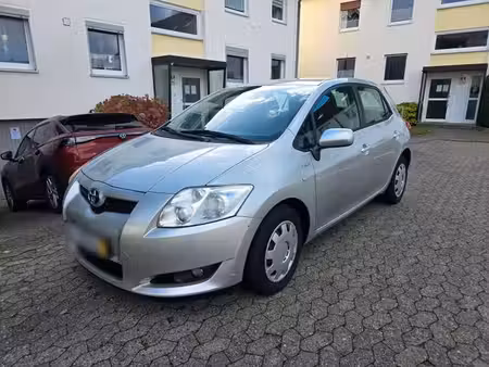 Toyota Auris 1.6 124
