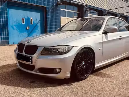 BMW Série 3 330i 3.0 272