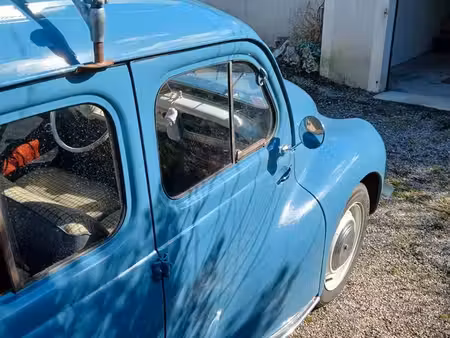 Renault 4CV 