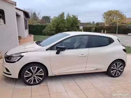 Renault Clio Initiale