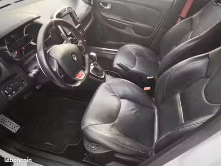 Renault Clio RS Trophy 1.6 T 220