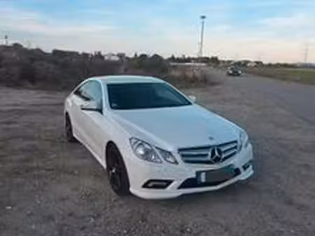 Mercedes-Benz Classe E E 200