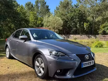 Lexus IS 
