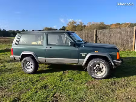 Jeep Cherokee 2.5 115