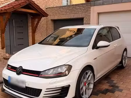 Volkswagen Golf GTI 2.0 TFSI 230 Performance
