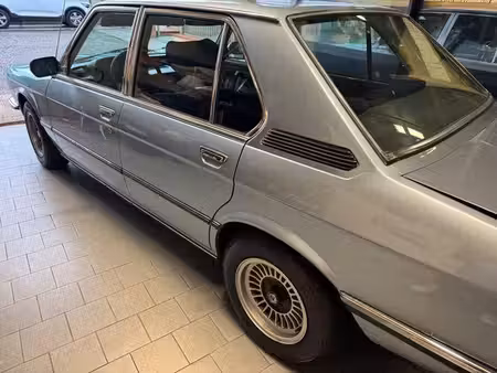 BMW Série 5 528i