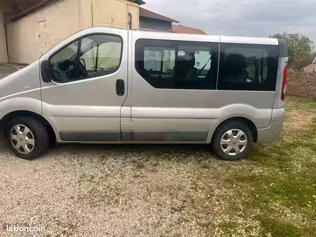 Renault Trafic 2.0 dCi 90