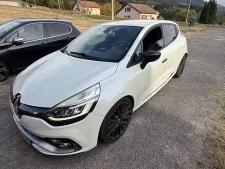 Renault Clio RS Trophy 1.6 T 220