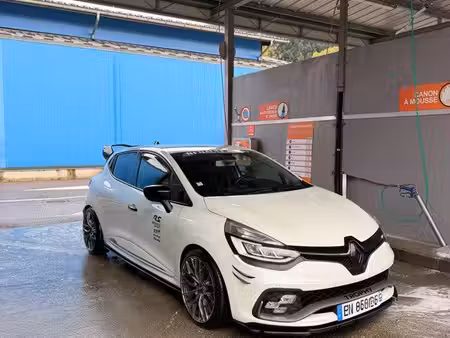 Renault Clio RS Trophy 1.6 T 220