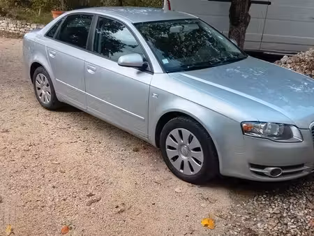 Audi A4 2.0 FSI 150
