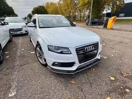 Audi A4 2.0 TDI 143 S line