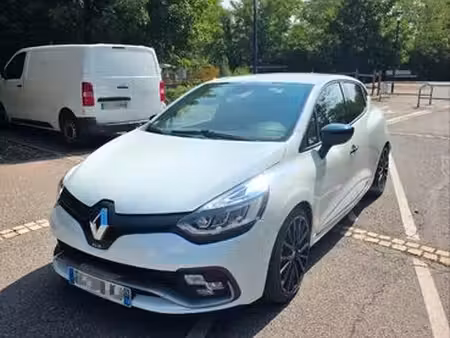 Renault Clio RS Trophy 1.6 T 220