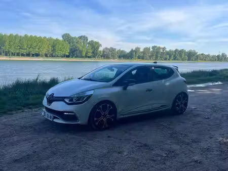 Renault Clio RS Trophy 1.6 T 220