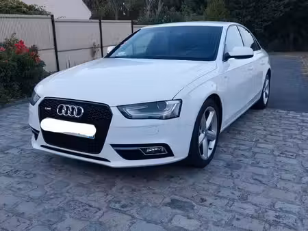 Audi A4 2.0 TDI 143 S line