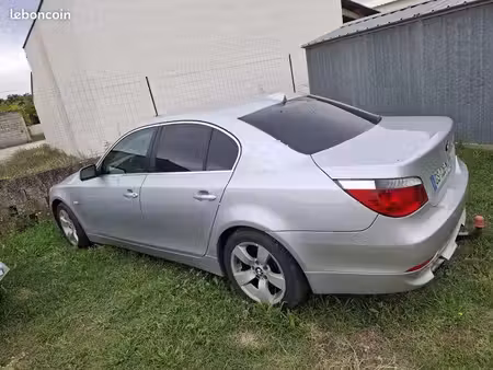 BMW Série 5 530d 3.0 231
