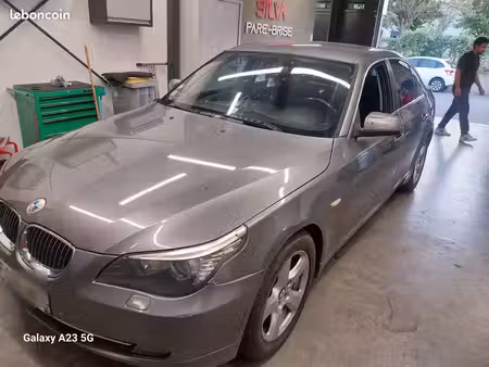 BMW Série 5 530d 3.0 235
