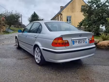 BMW Série 3 330d 3.0 183