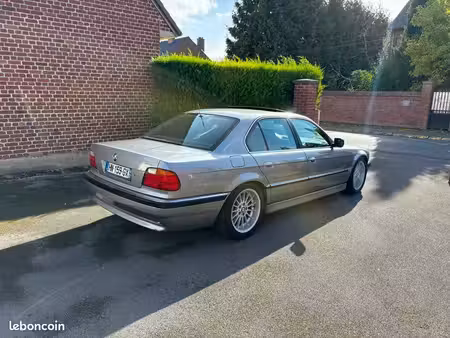 BMW Série 7 740i 4.0 286