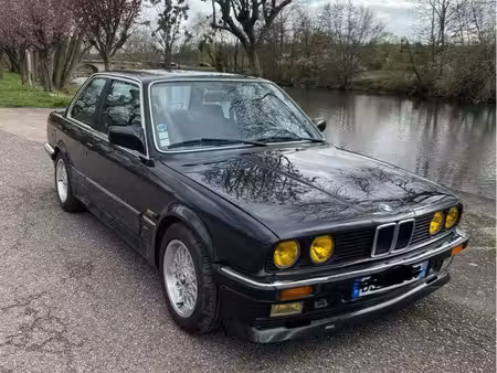 BMW Série 3 323i