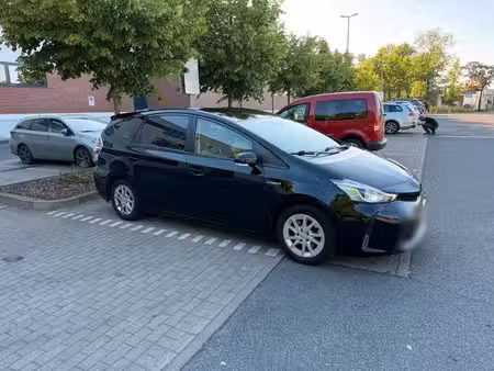 Toyota Prius+ 1.8 99
