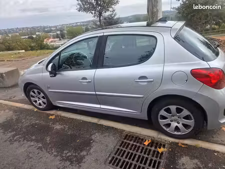 Peugeot 207 1.6 HDi 90