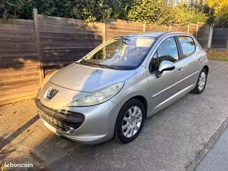 Peugeot 207 1.6 HDi 90