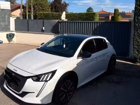 Peugeot 208 1.2 130