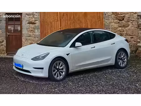 Tesla Model 3 275