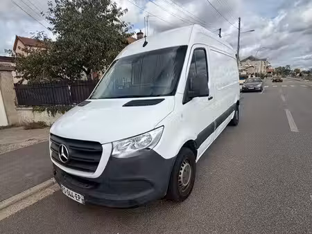 Mercedes-Benz Sprinter 143