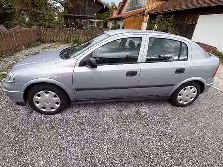 Opel Astra 1.2 75