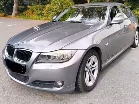 BMW Série 3 318i 2.0 143