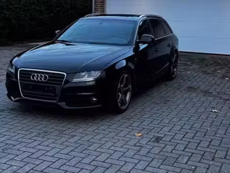 Audi A4 2.0 TDI 143 S line