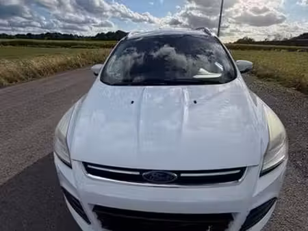 Ford Kuga 150 Titanium