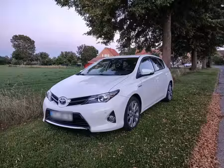 Toyota Auris 1.8 99