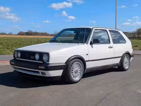 Volkswagen Golf GTI 2.0 115